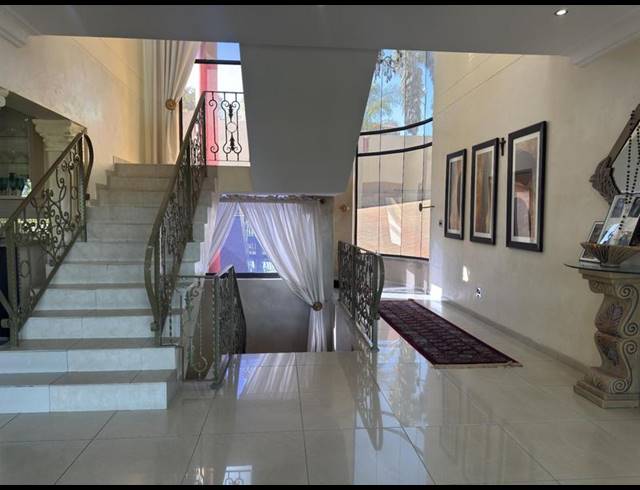 5 BEDROOM HOUSE FOR SALE IN RANGEVIEW EXT 4